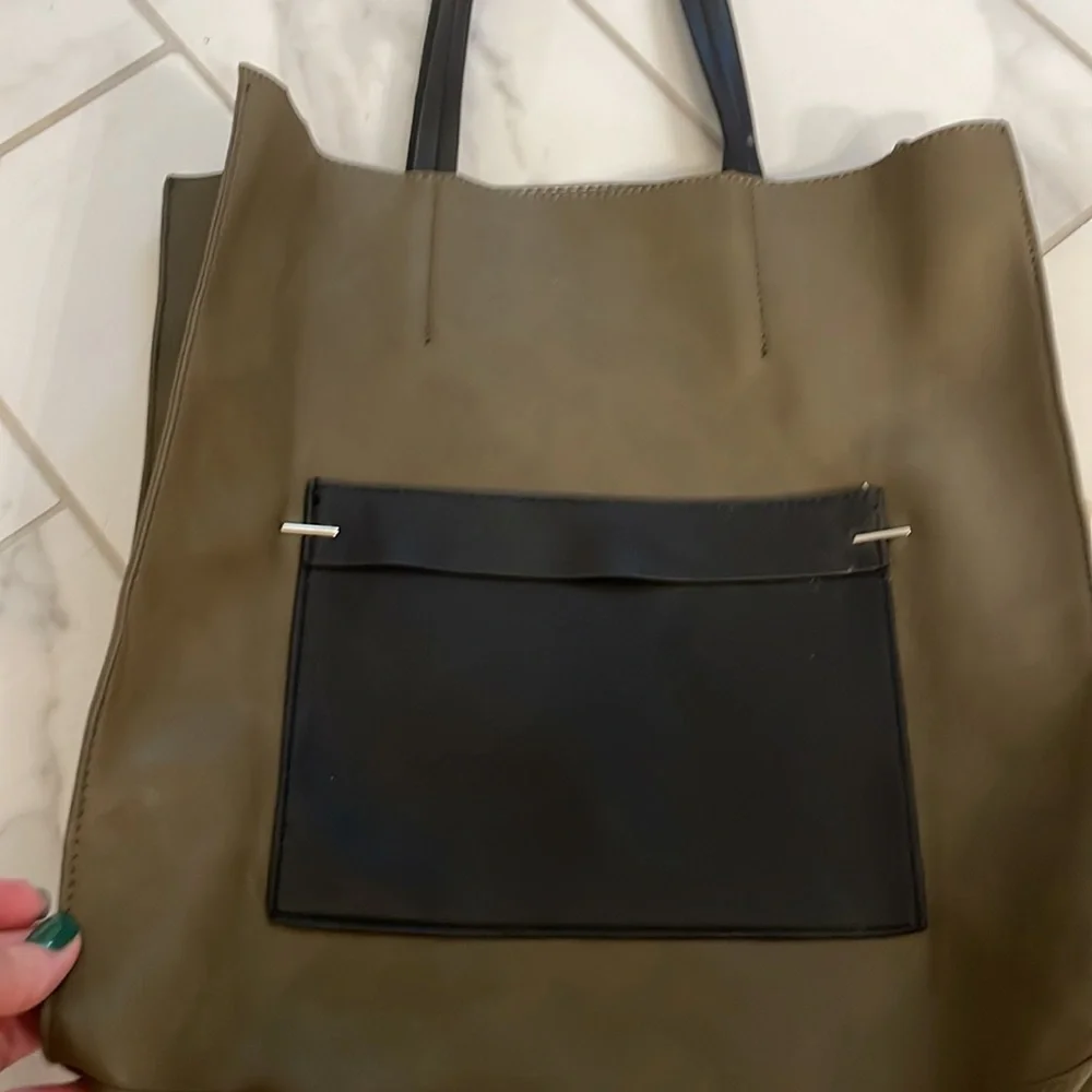 Danielle Nicole Tote - Picture 2 of 8
